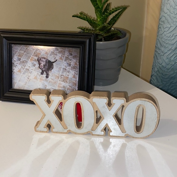 💕 XOXO 💋 Valentine’s Day Table Decor 💕 - Picture 1 of 2
